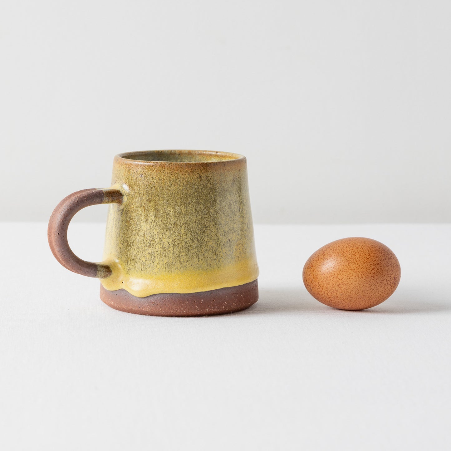Taza Mediana CM - Amarillo + Blanco Mate