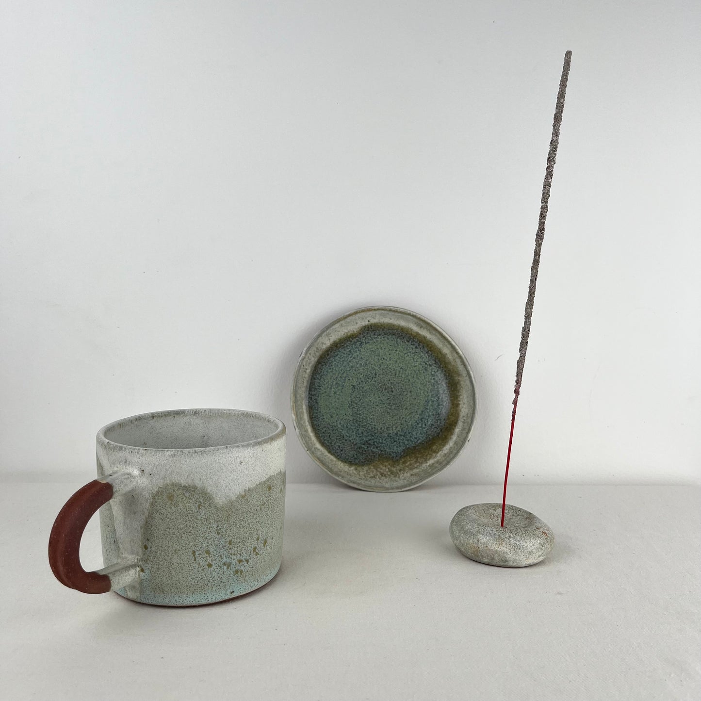 Taza Mediana + Plato + Piedrita para Incienso