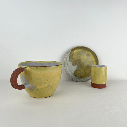 Taza Panzona Grande - Amarillo + Platito + Shot