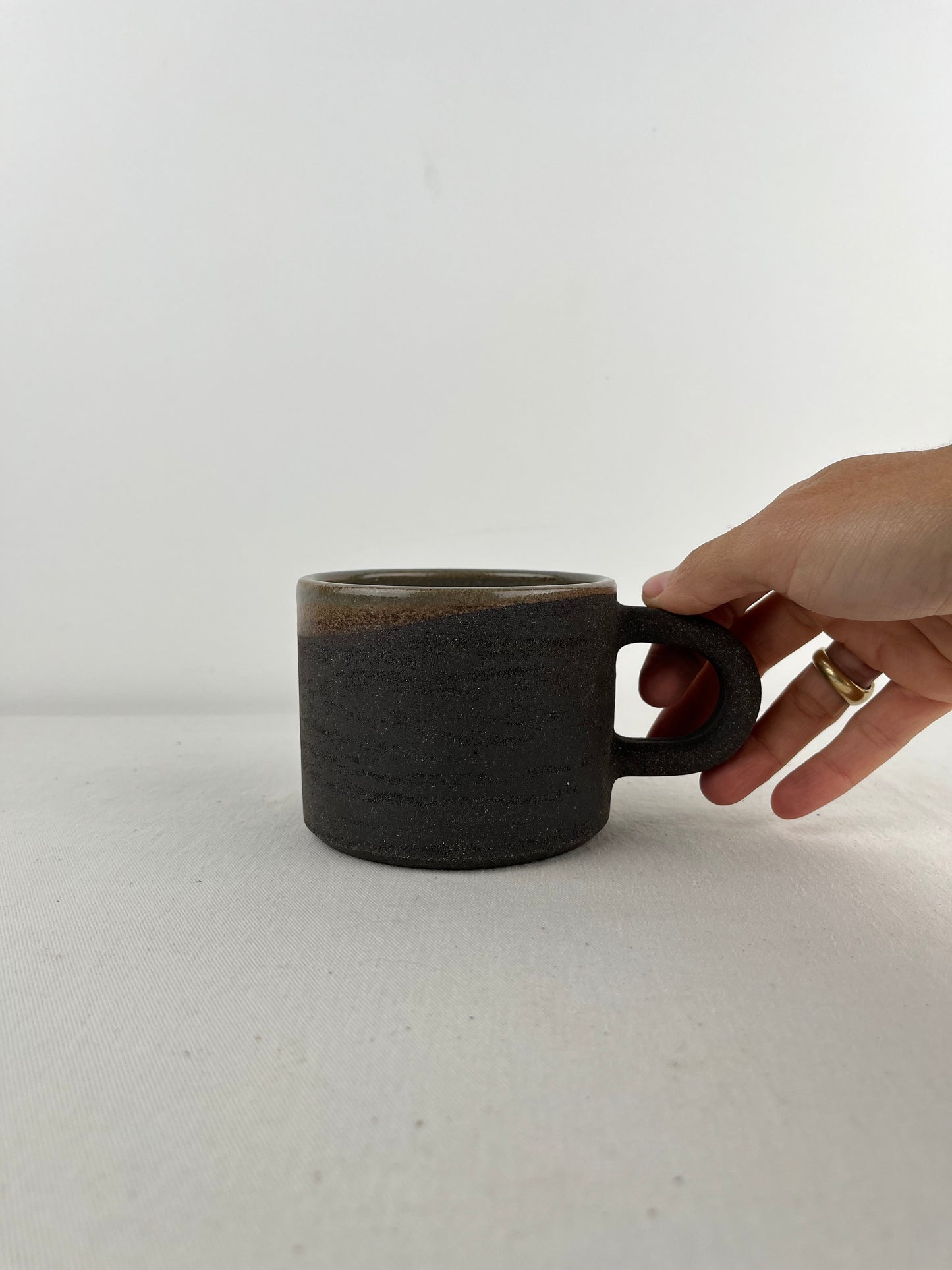 Taza Pequeña - Barro Negro Mixto + Esmalte Lago Arenal